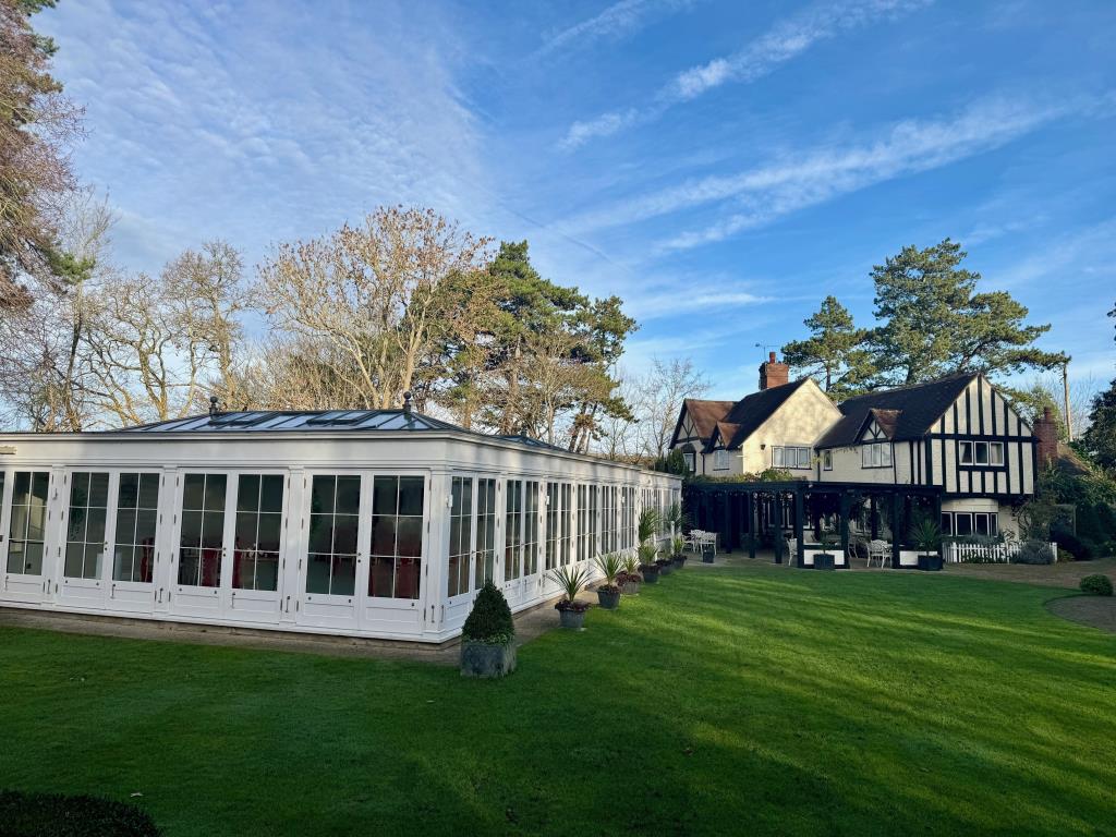 Lot: 43566 - COUNTRY ESTATE COMPRISING 5 BEDROOM MANOR HOUSE, WEDDING VENUE WITH 7 BEDROOM HOUSE, 6 ECO LODGES, 5 COTTAGES, 2 TENNIS COURTS, WORKSHOP AND ANCILLARY ACCOMMODATION - SET IN OVER 20 ACRES - Hayne Barn and Orangery